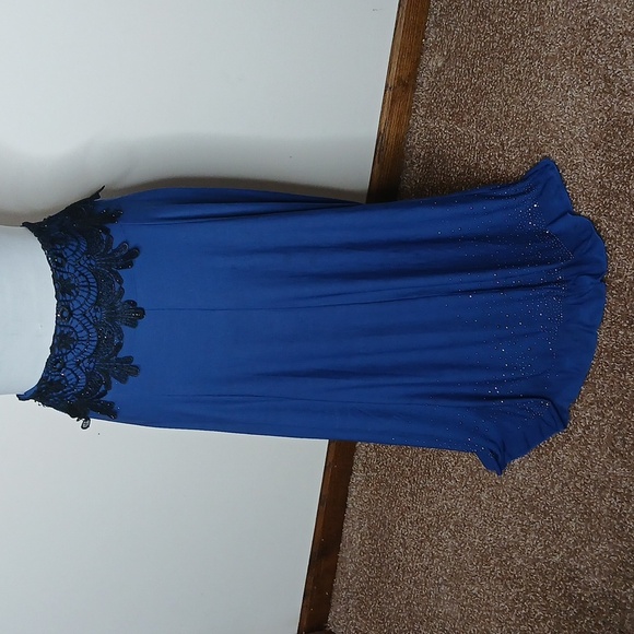 unknown Dresses & Skirts - Blue sparkling lace top skirt size small